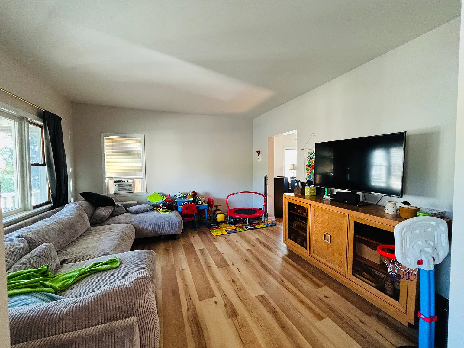 2 bed, 1400 sqft, $2,200 — Photo 2