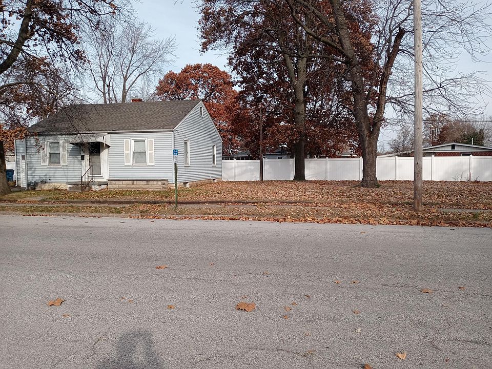 1st image of 131 Eaton Ave