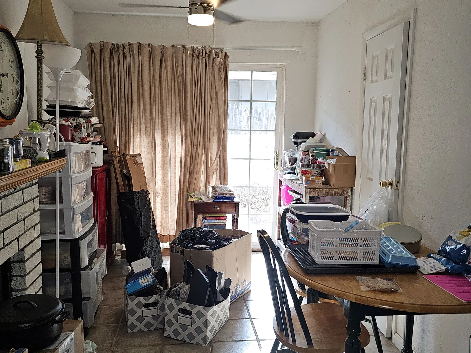 2 bed, 968 sqft, $1,200 — Photo 2