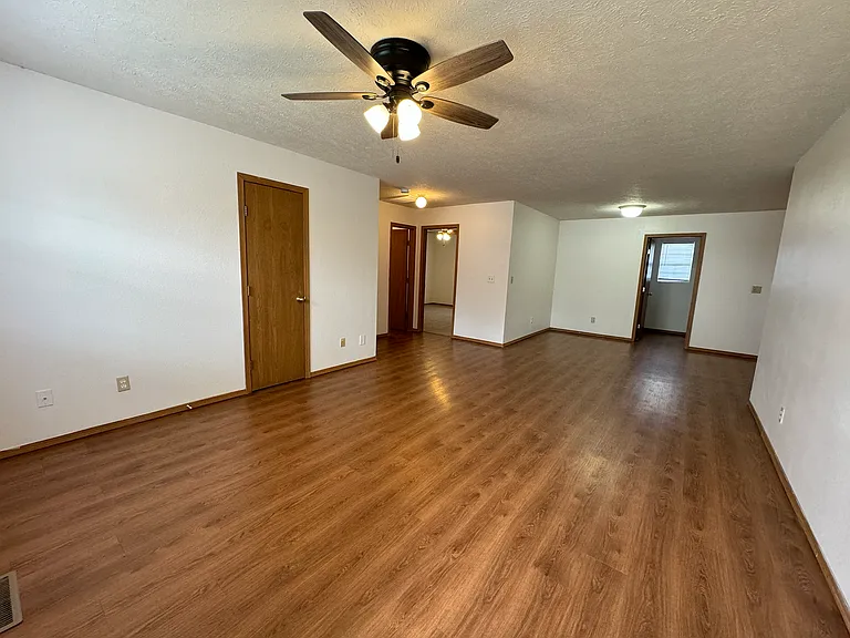 126 W Terrace Ct — Photo 7