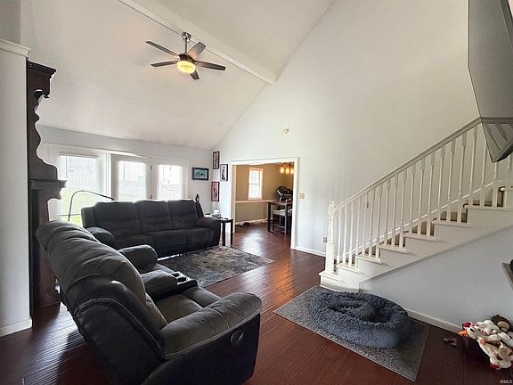 2nd image of 900 W Superior St