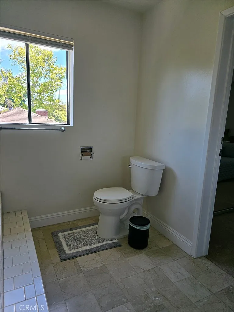 1 bed, 950 sqft, $1,850 — Photo 3