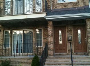 26456 73rd Ave, Glen Oaks, NY 11004