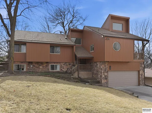 1309 Childs Rd E, Bellevue, NE 68005