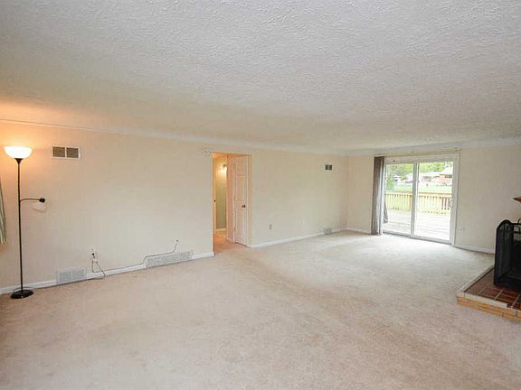 3rd image of 1170 Mellie Ave