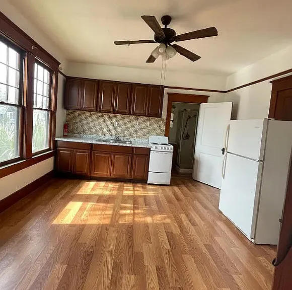 118 S 3rd St #202 — Photo 4