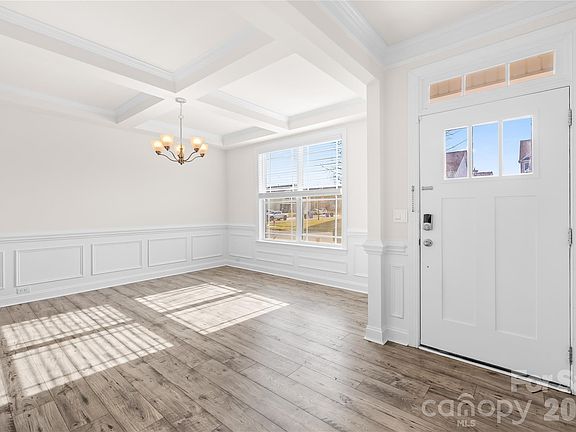 4th image of 402 Preston Rd