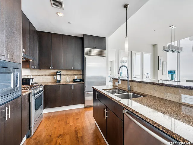 610 E Market St #2711 — Photo 8