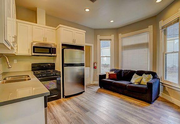 5th image of 1032 W 22nd St #8161377bf