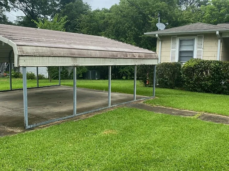102 Wheeler Dr — Photo 2