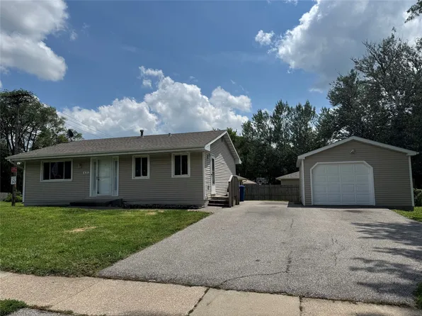 435 E Watrous Ave, Des Moines, IA 50315