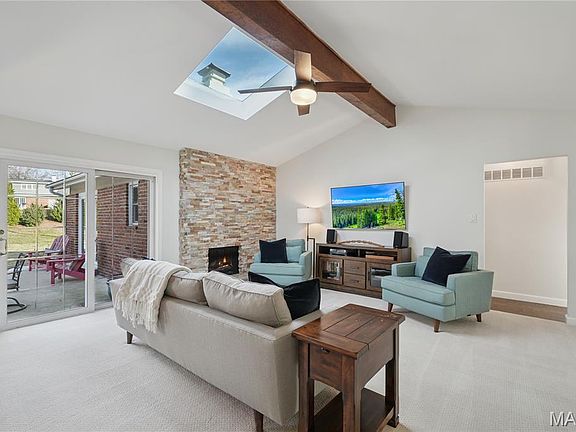 5th image of 323 Algonquin Dr