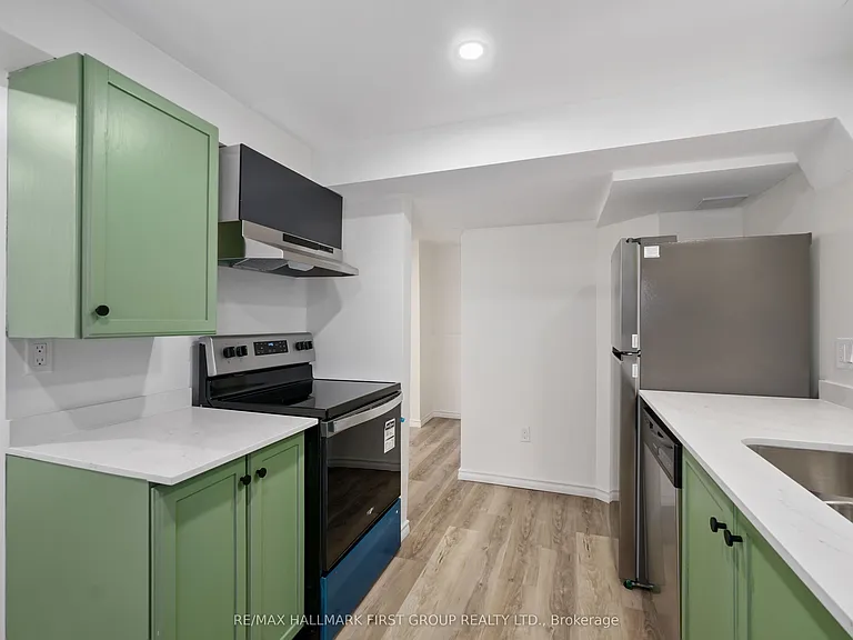 660 Mackechnie Cres #LOWER — Photo 21