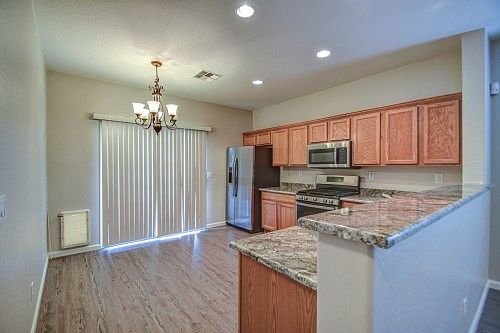 4th image of 2810 W Honor Ct