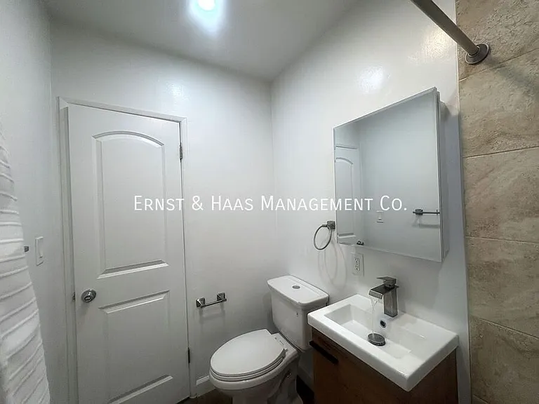 1615 Rose Ave #6 — Photo 12