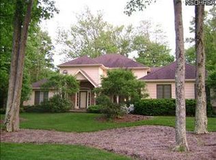 9472 Greystone Pkwy, Brecksville, OH 44141