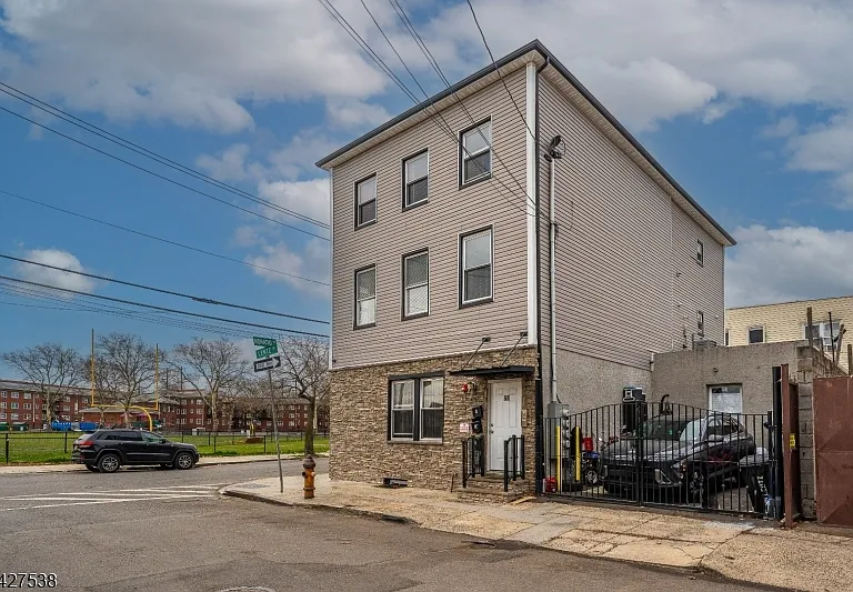 55 Lentz Ave — Photo 2
