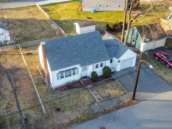 18 Montvale Rd, Woburn, MA 01801