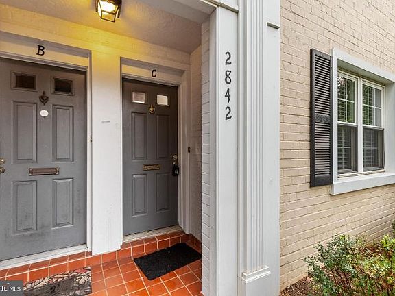 2nd image of 2842 S Wakefield St