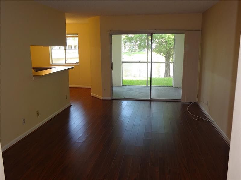1st image of 9833 Westview Dr