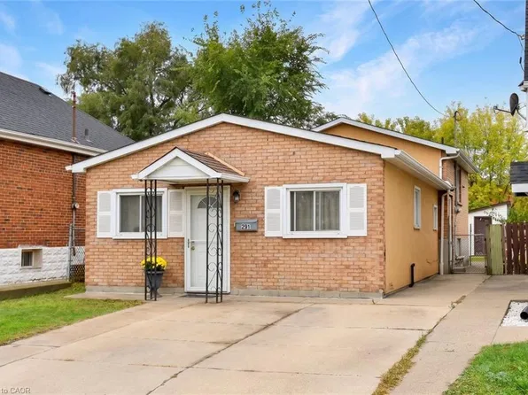 201 Strathearne Ave, Hamilton, ON L8H 5K7