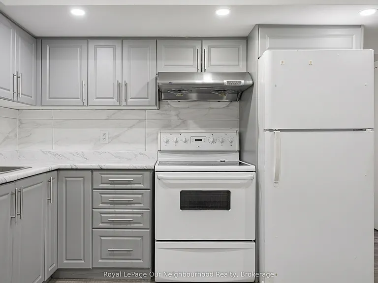 206 Sunny Meadow Blvd #BASEMENT — Photo 3