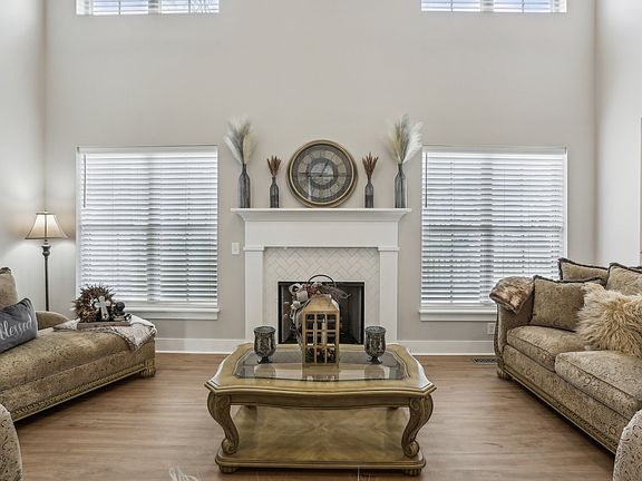 3rd image of 1125 Warlander Way