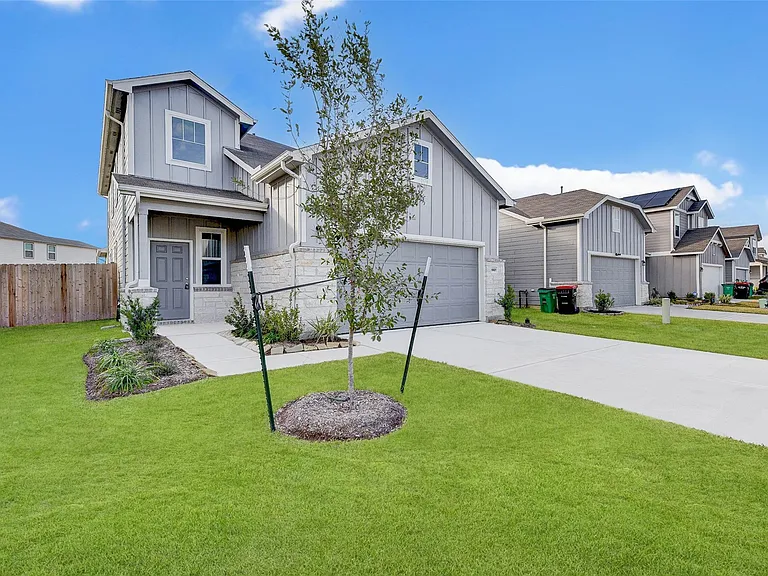 25821 Hedgerow Dr — Photo 3