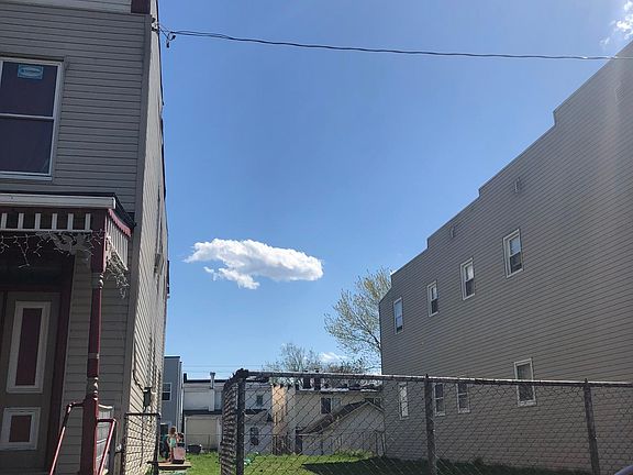 4th image of 146 Van Schaick Ave Unit 1