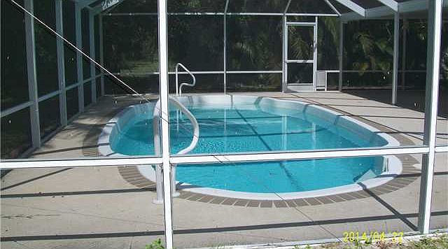 1st image of 2572 SE Lyman Cir