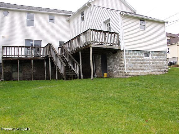 5th image of 977 Main St