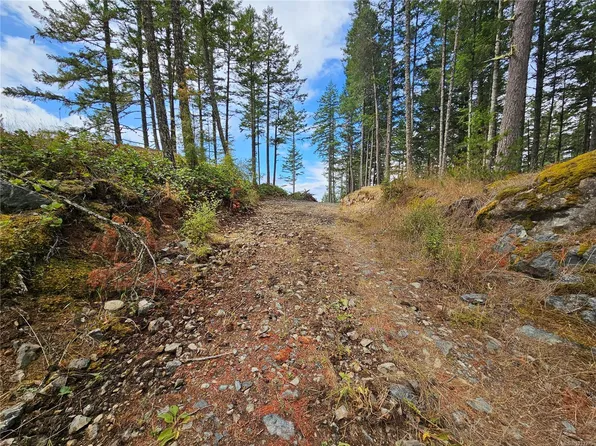 4940 Vinson Ln, Capital, BC V9Z 1M9