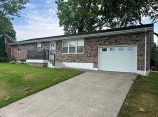 2066 Chestnut St, Quincy, IL 62301