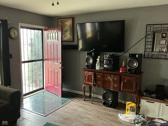 3rd image of 3401 6th Ave E