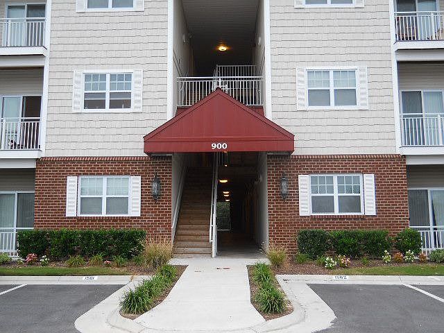 1st image of 900 Southmoor Dr #304