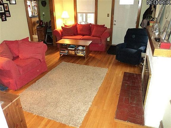 4th image of 2514 Whitelaw St