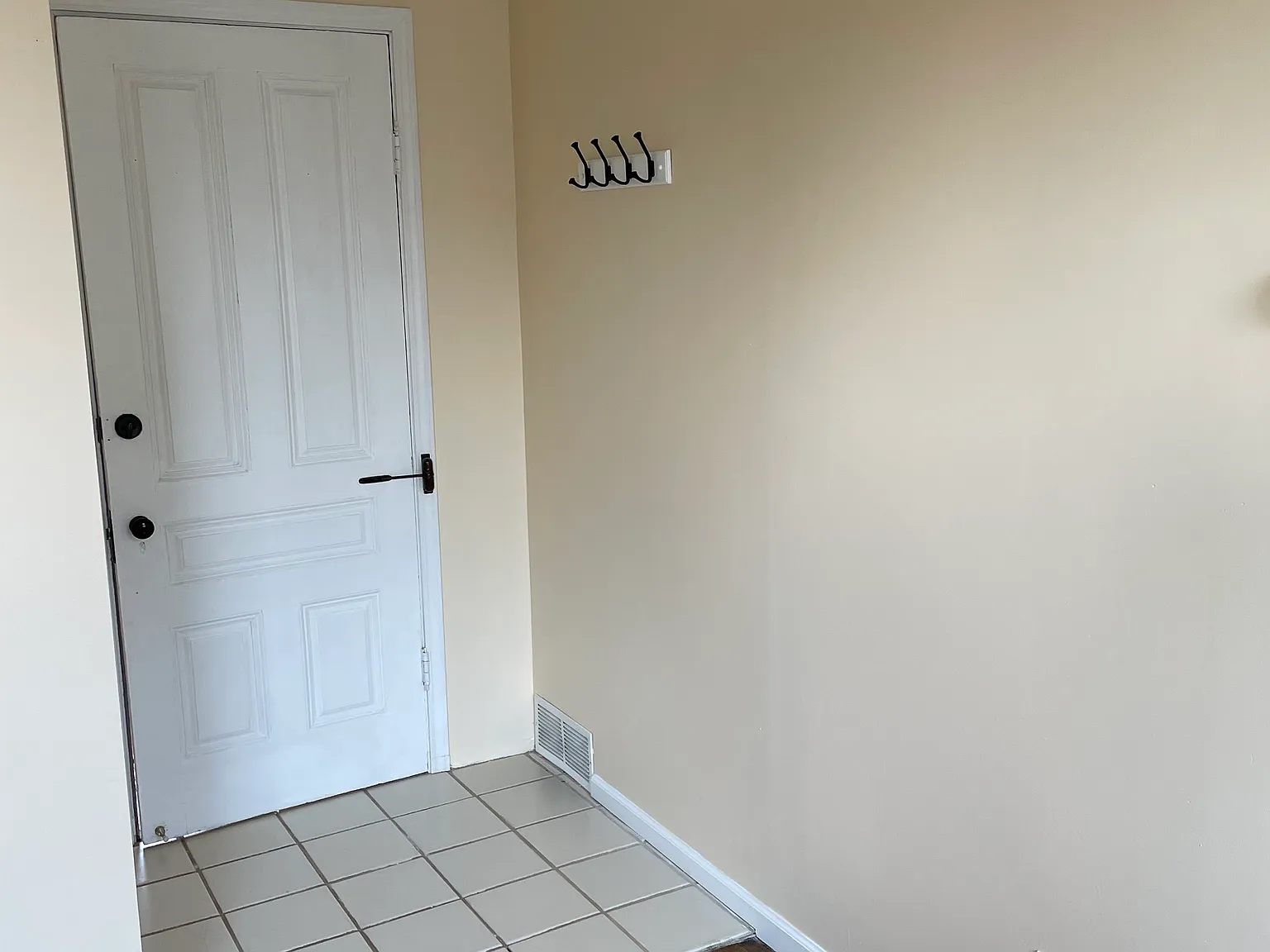 1 bed, 650 sqft, $900 — Photo 4