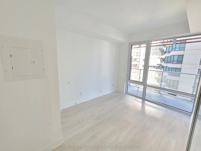 18 Maitland Ter #802 — Photo 23