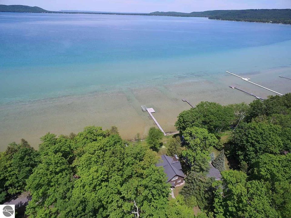 8758 S Dunns Farm Rd, Maple City, MI 49664 Zillow