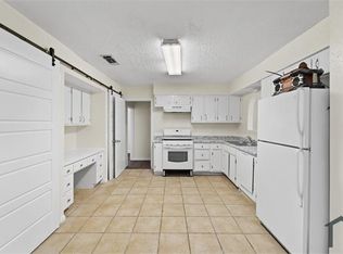 6135 Fir Valley Dr, San Antonio, TX 78242