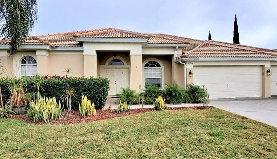 10914 Ledgement Ln
