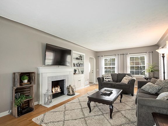 5th image of 4359 Fairview St SW