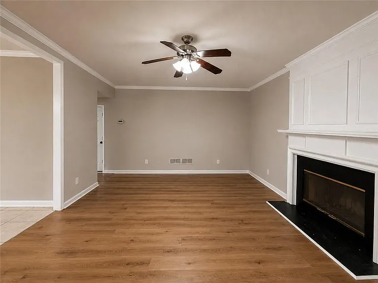 6310 Barwick Ln — Photo 16