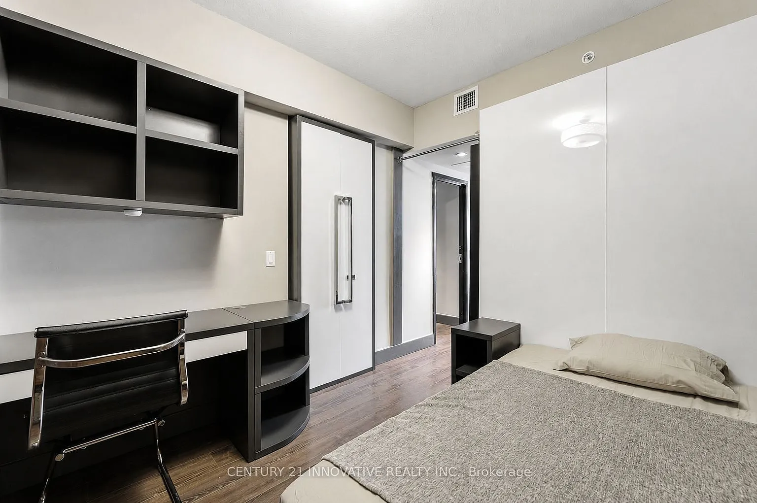 1 bed, $1,099 — Photo 4