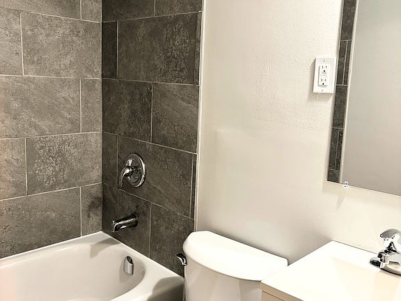 5th image of 100 Veronica Ave #1416801