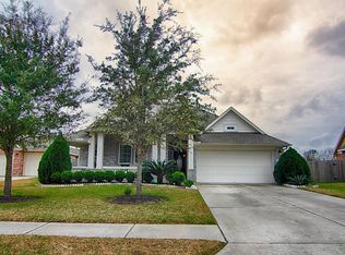 825 Harvard Pointe Dr, League City, TX 77573