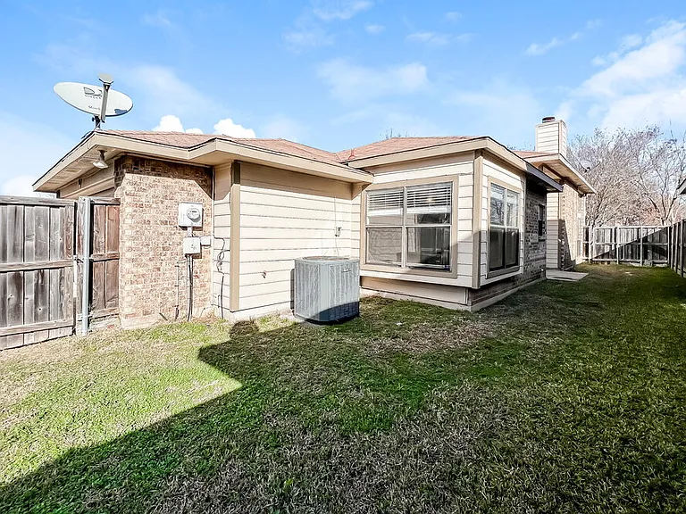 529 Horse Shoe Bnd — Photo 16