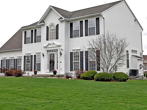 2nd image of 2454 King Fisher Ln