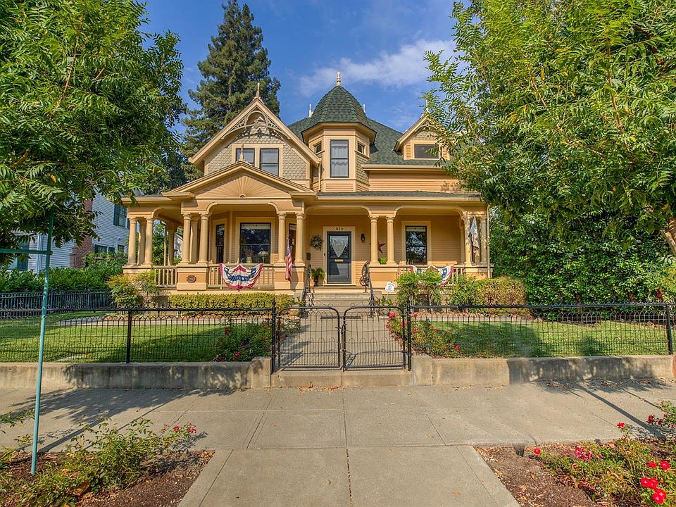 1st image of 610 1st St