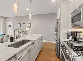 1513 W Diversey Pkwy APT 3W, Chicago, IL 60614